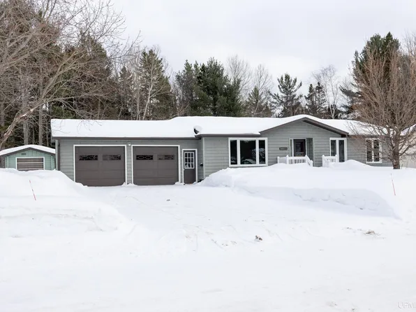 1485 S Westwood Cir, Ishpeming, MI 49849