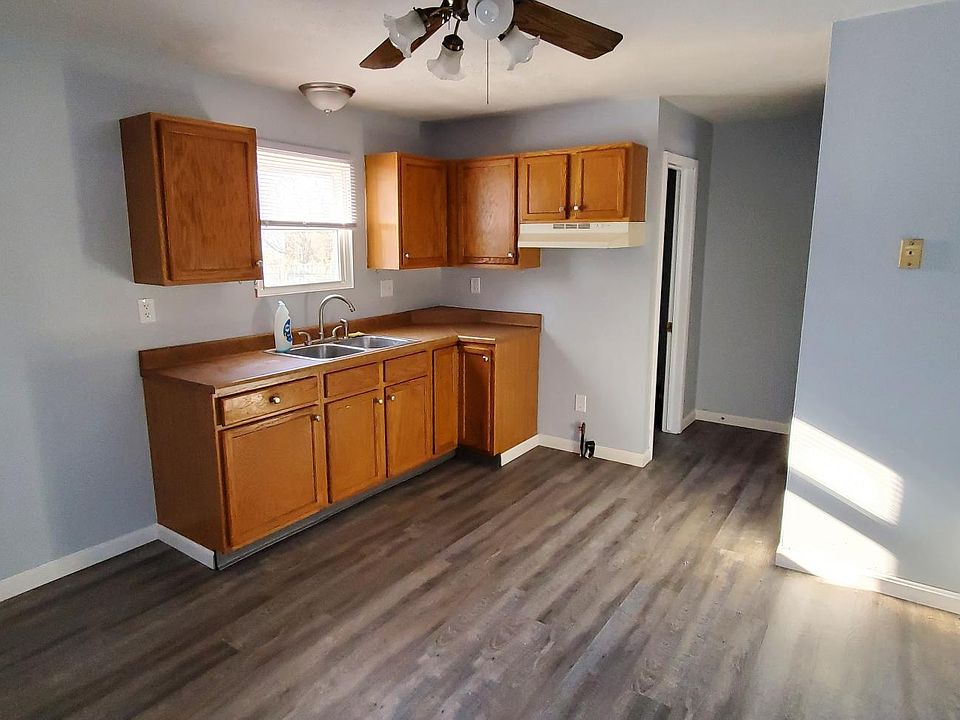 1st image of 2410 Poplar St #2410