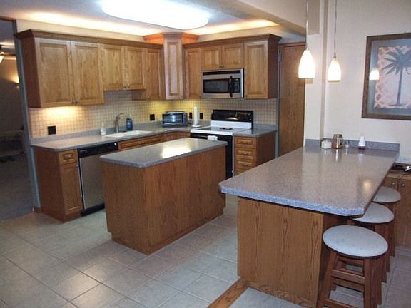 4th image of 7820 Lester Dr