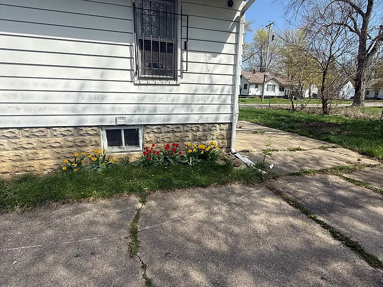 3918 Trumbull Ave — Photo 29