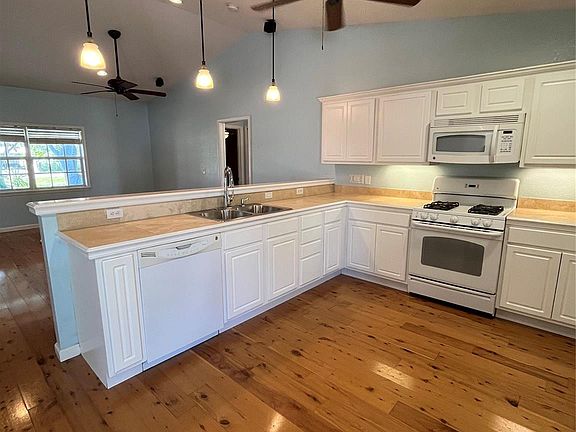 5th image of 8425 SE 57th Drive