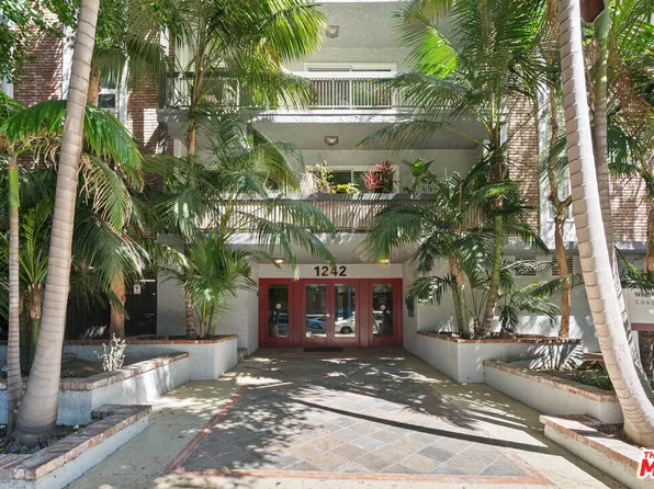 1242 S Barrington Ave APT 304, Los Angeles, CA 90025