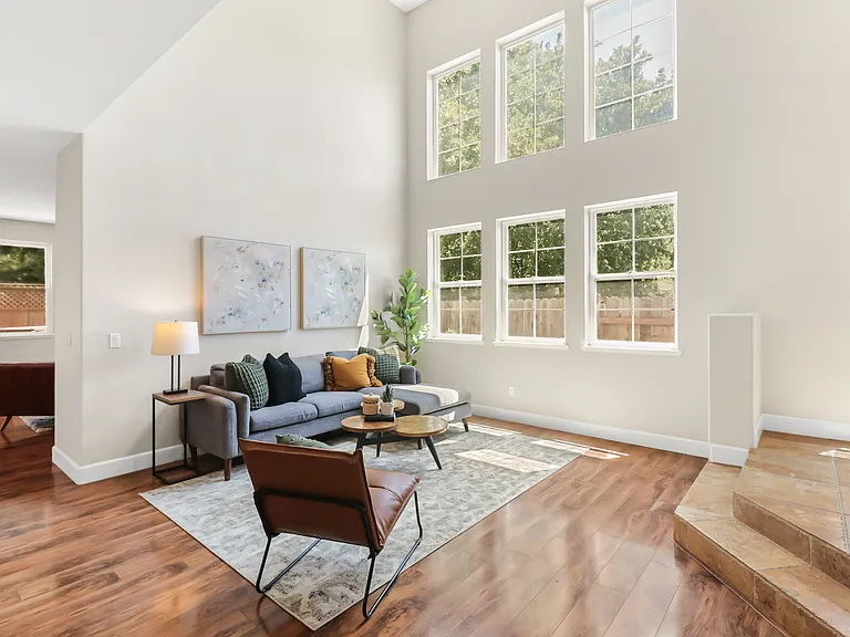 1746 Trinity Way — Photo 3