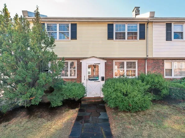 449 E 5th St, South Boston, MA 02127