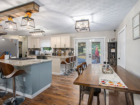 4th image of 66414 Red Pine Cir