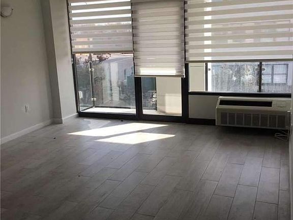 4th image of 5 Grace Ave APT 4E
