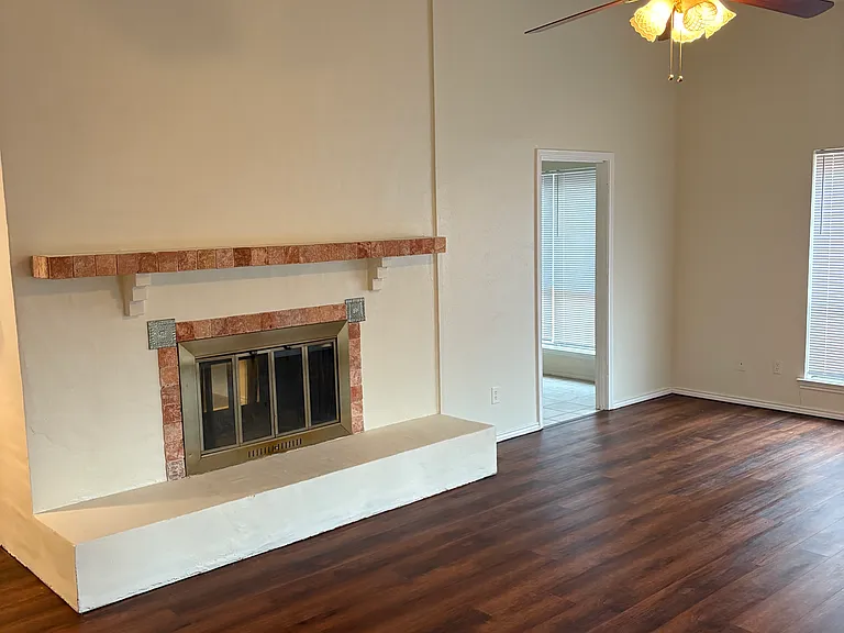 1110 Paluxy Ct — Photo 8