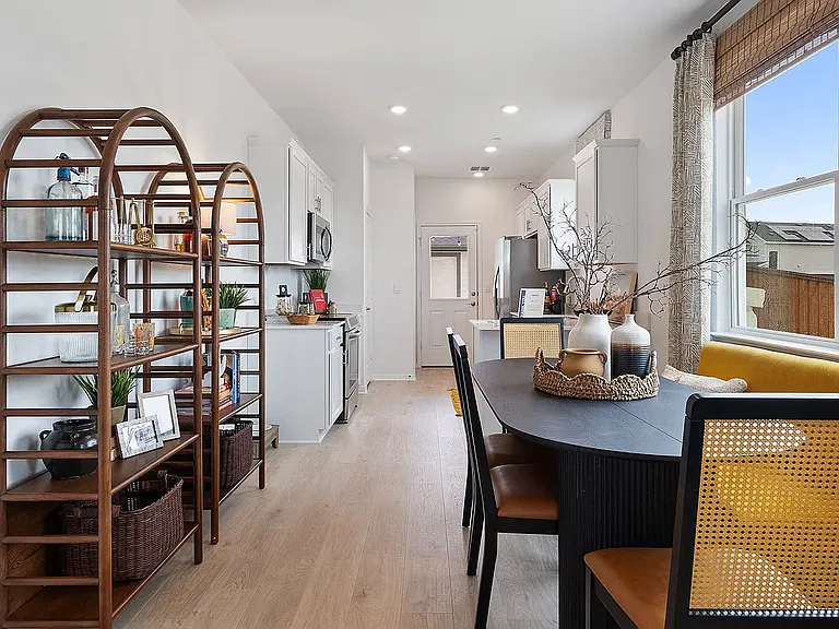 2512 Violet Theo Ln — Photo 20