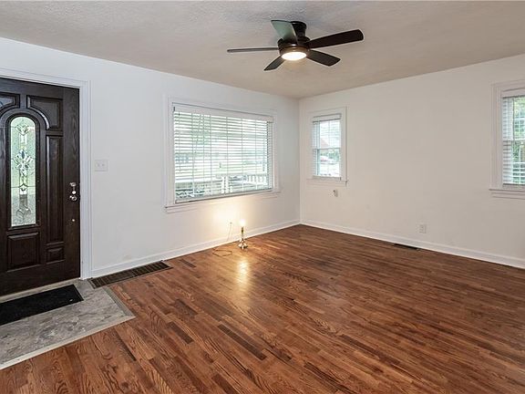 3rd image of 185 Bosstick Ave