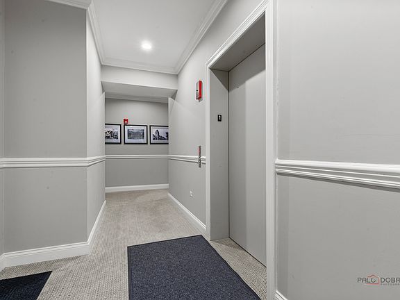 4th image of 333 E Westminster Rd APT 3C