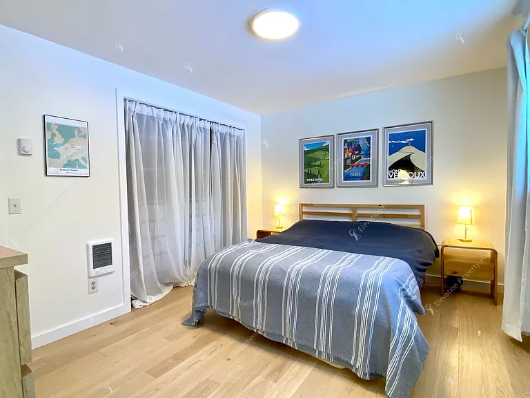 1213 NE Hollinshead Dr — Photo 18