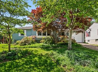 9208 Hallock Dr, Saint Louis, MO 63123