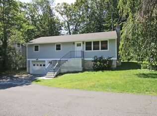 708 Branchville Rd, Ridgefield, CT 06877