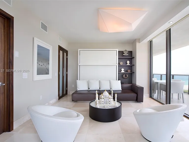 5875 Collins Ave #1008 — Photo 8