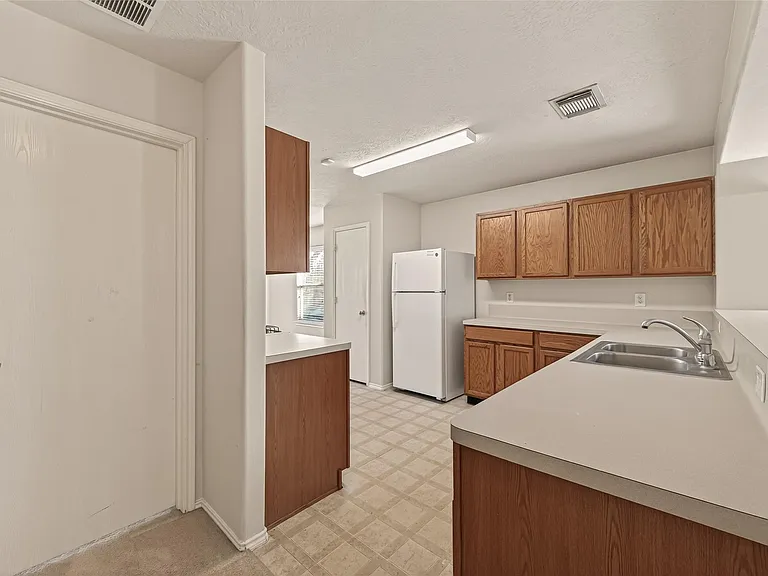 19119 Yaupon Ranch Dr — Photo 15
