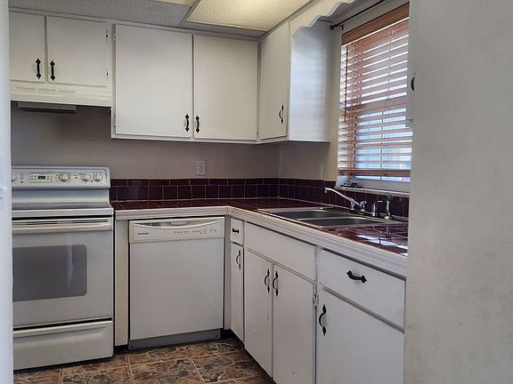 3rd image of 65 Seton Trl APT 16