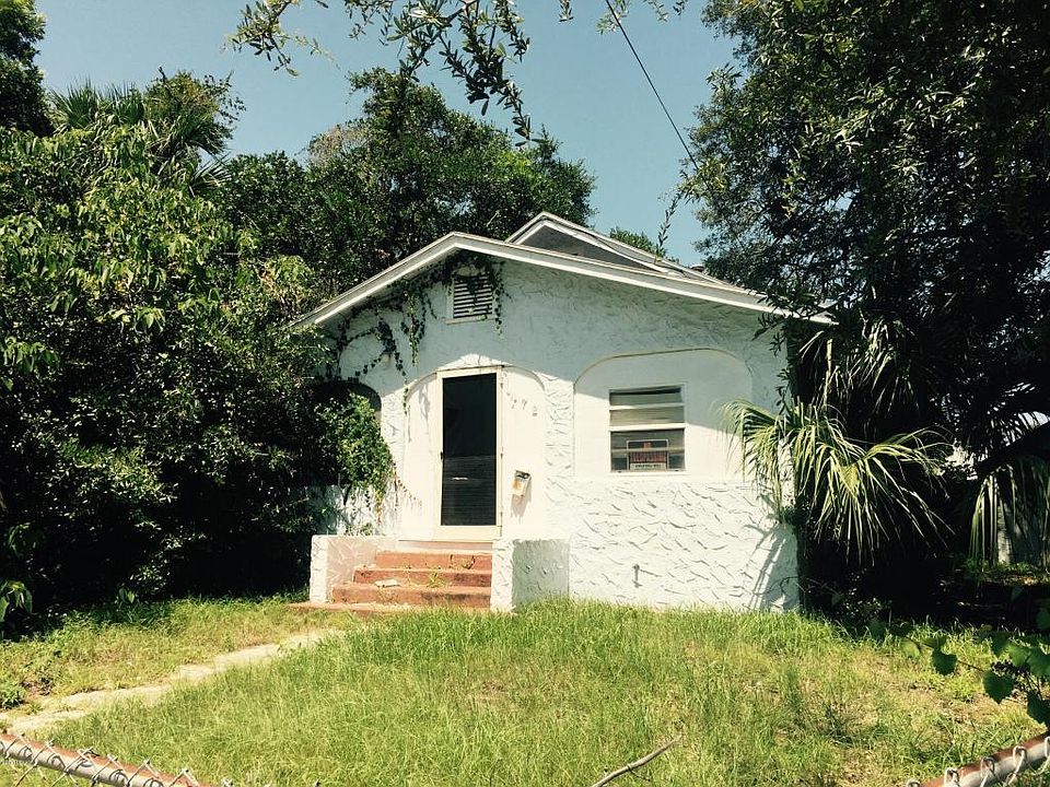2nd image of 172 Pierce Ave