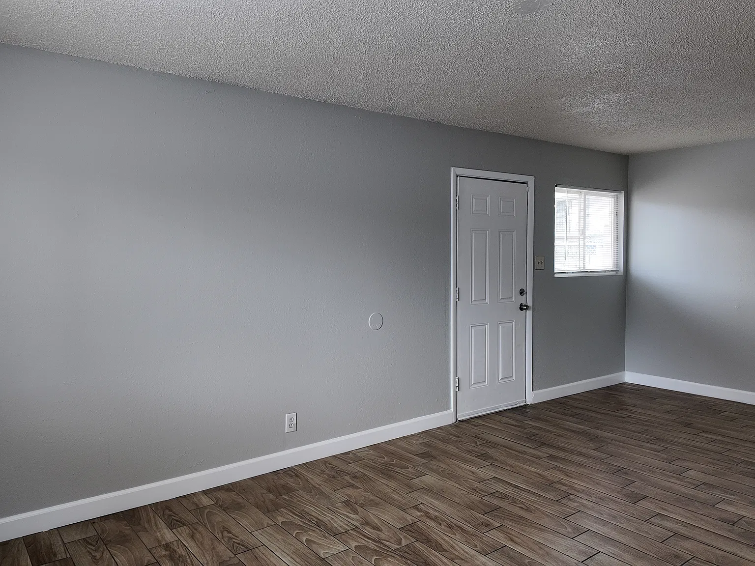 2 bed, $1,000 — Photo 2