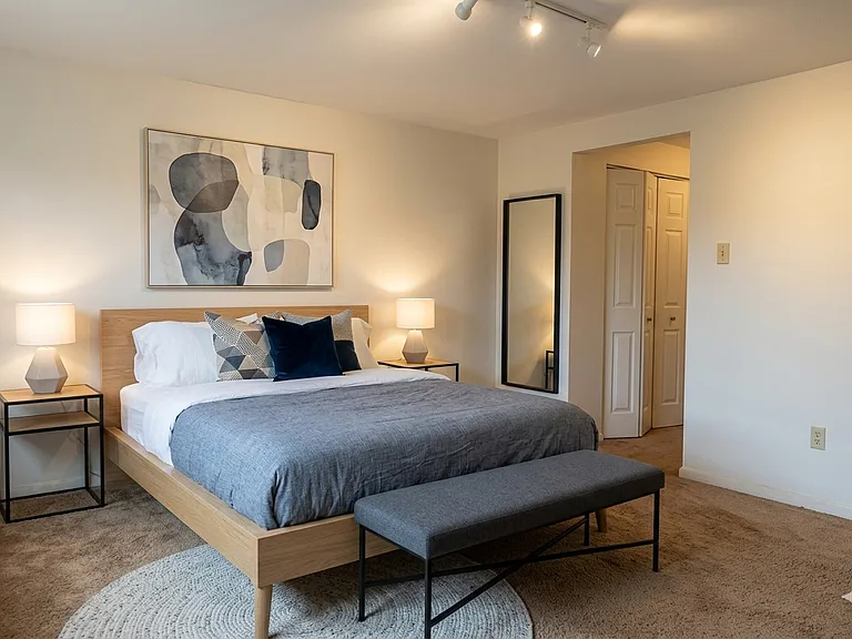 Main Bedroom w/Separate Dressing Area