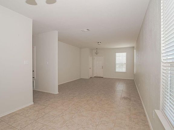 3rd image of 462 Martha Dr