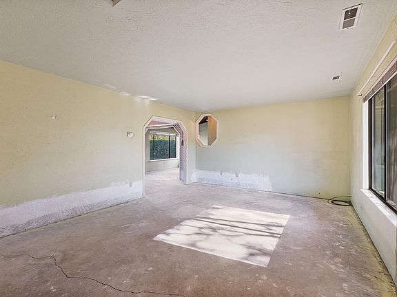 4th image of 129 Mace Rd