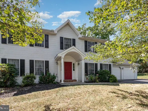 4443 Dunmore Dr, Harrisburg, PA 17112