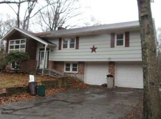 69 School St, Plainville, MA 02762