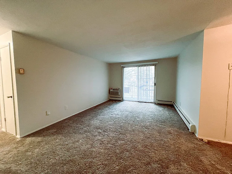 Kingston Place Apartments — Photo 28