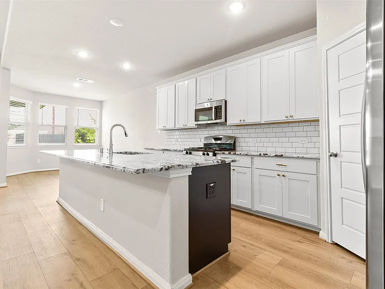 25008 Calais New Ct — Photo 11