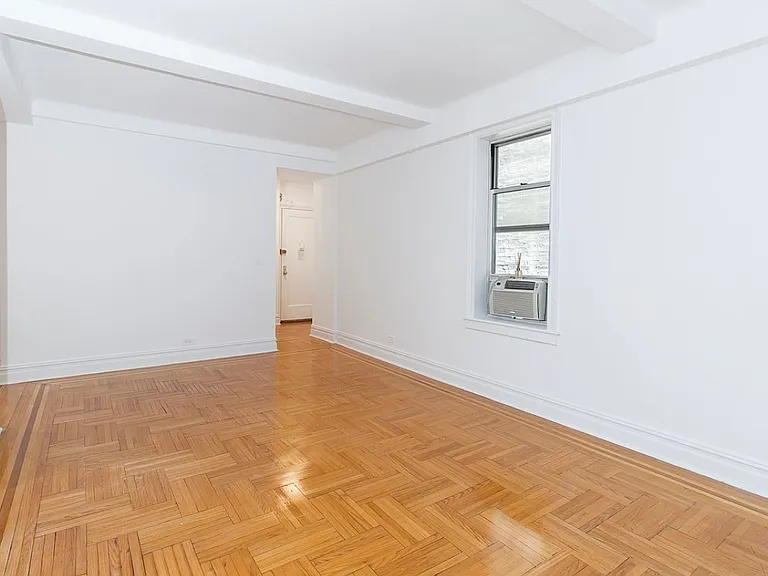 340 W 87th St #2C — Photo 3