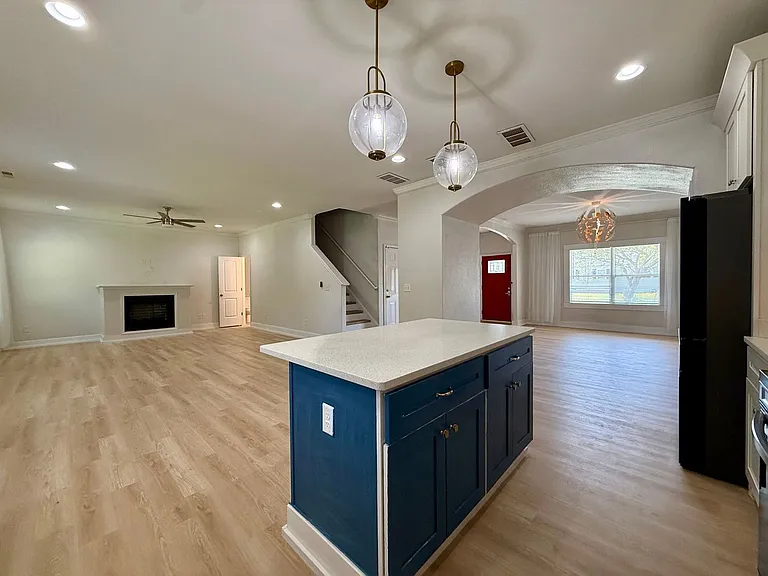 8028 Glade Rd — Photo 6