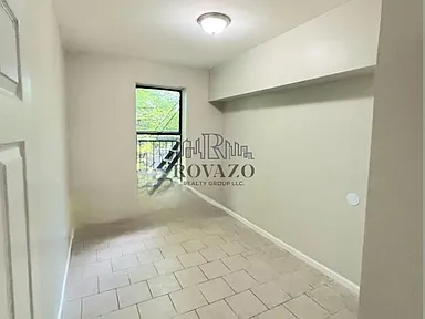 246 Roseville Ave #1B — photo 3 of 5