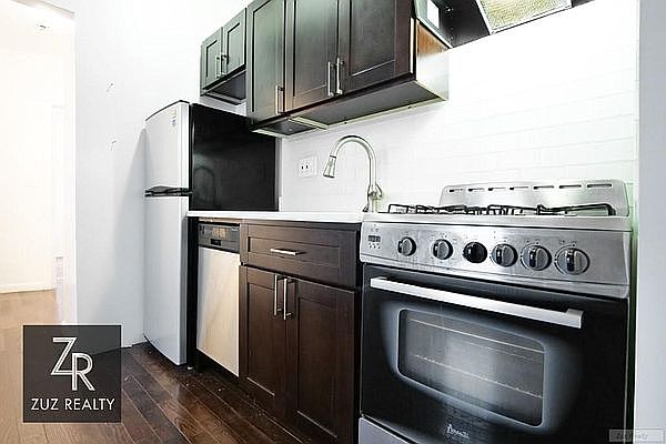 1st image of 290 E 16th St Floor 3