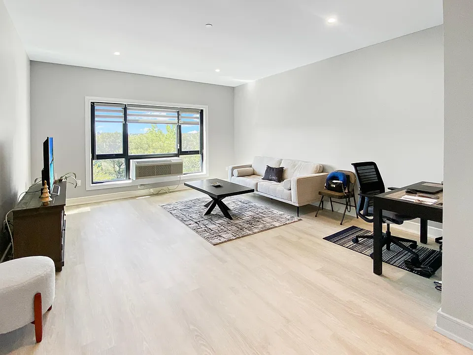 510 Grand Ave #102