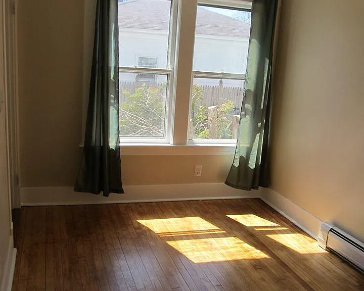 16 Dewey St #B — Photo 3