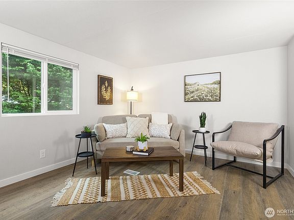 5th image of 9216 144th Street Court NW