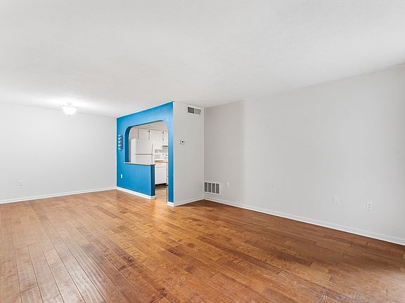 4th image of 59 School St APT B-15