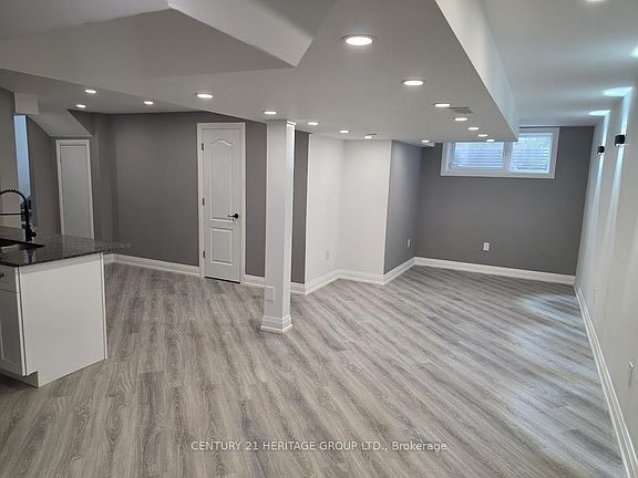 5th image of 1432 Lawson St #Basement