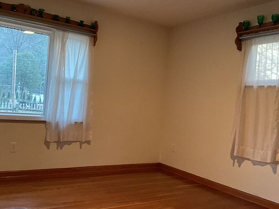 5th image of 142 Miller Street