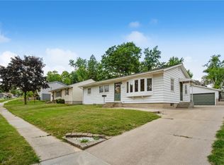 3624 Bel Air Dr SE, Cedar Rapids, IA 52403