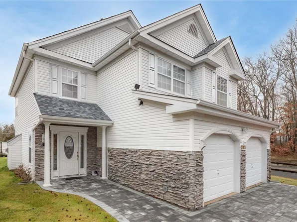 21 Ariel Drive #-, Middle Island, NY 11953
