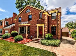 1526 Parkwood Rd, Lakewood, OH 44107