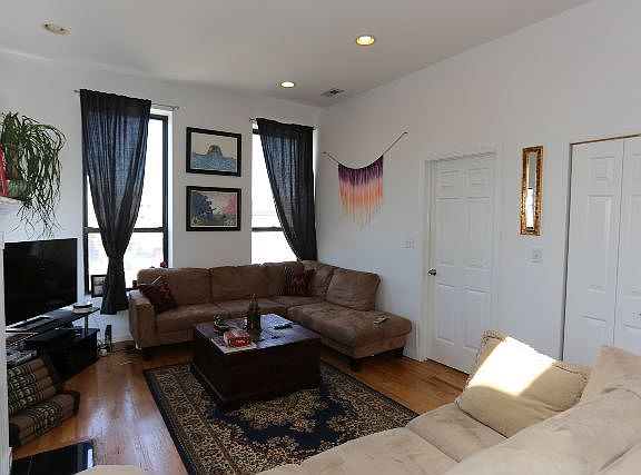 5th image of 1753 W Chicago Ave Unit 4