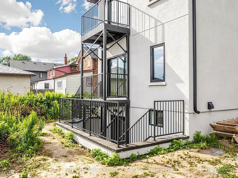 1925 Lawrence Ave W #1 — Photo 6