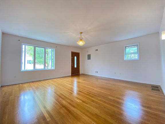 2nd image of 240 Anderson St