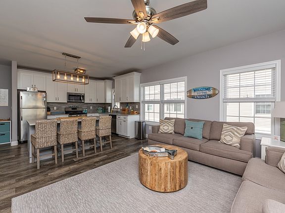 3rd image of 620 W Burk Ave #102