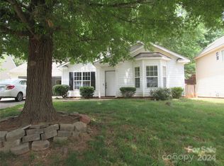 7917 Shiny Meadow Ln, Charlotte, NC 28215