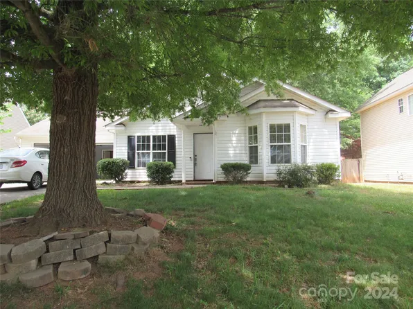 7917 Shiny Meadow Ln, Charlotte, NC 28215