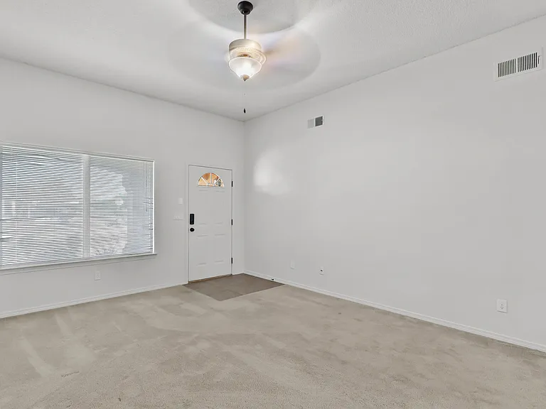 4821 Ramon Vega Ln — Photo 10