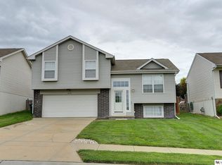 16506 Burdette St, Omaha, NE 68116